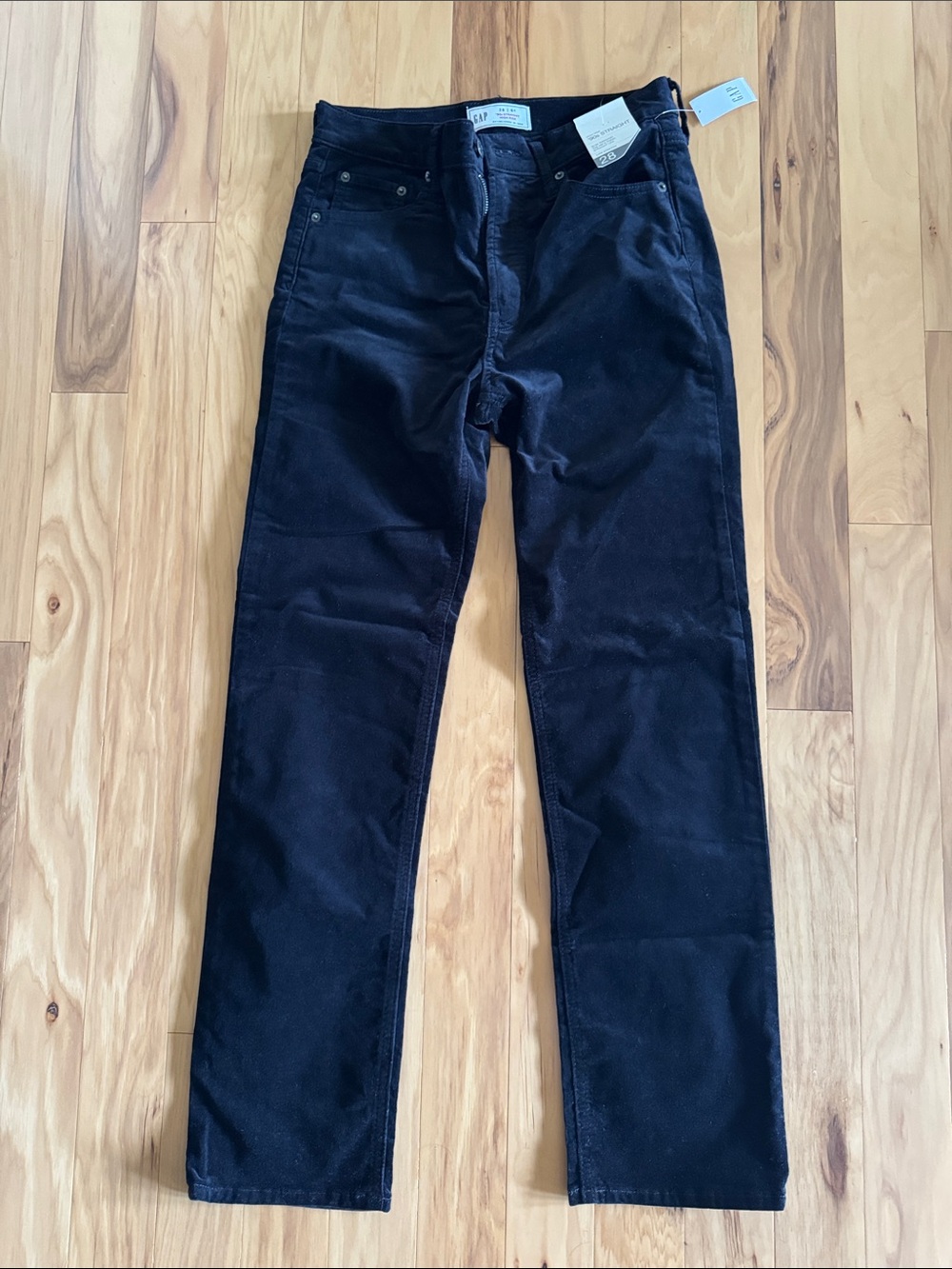 NWT GAP Women’s Black Corduroy 90’s Straight Pants - 28/6R